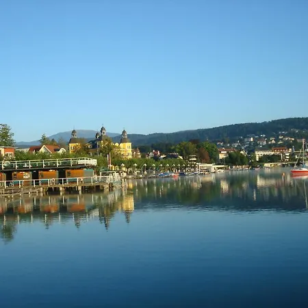 Best In Hosting Beach House Velden بيت ضيافة